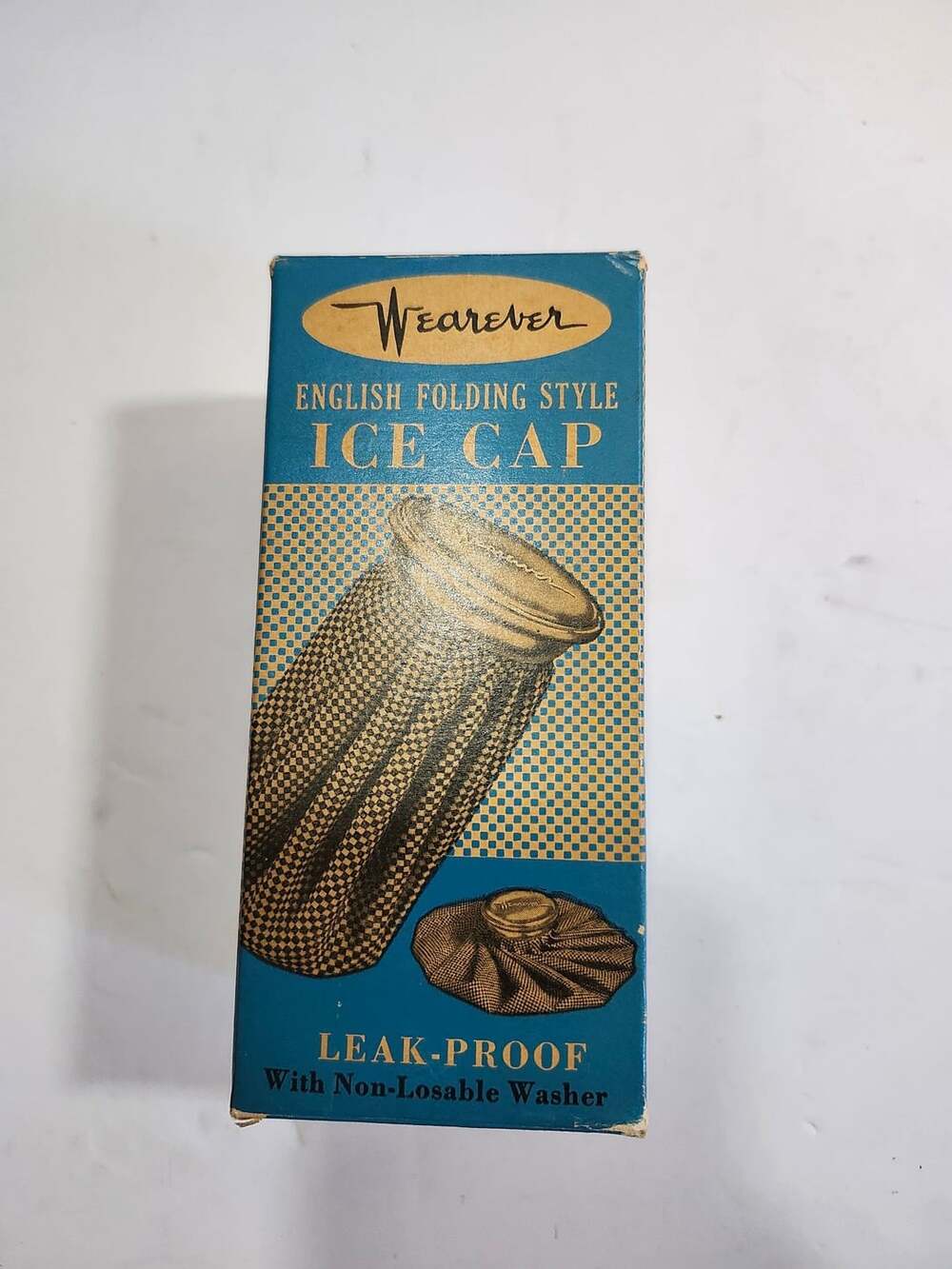 Vintage Wearever No. 15 English Folding Style Ice Cap 6 Inch in Original Box